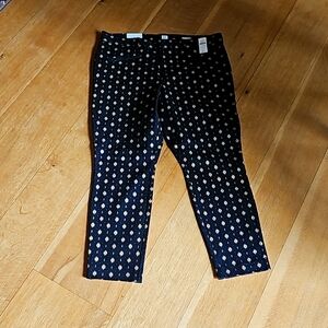 GAP Black and gold skinny ankle mid rise two way stretch. Size 16 New with tags